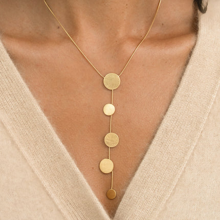 Collier Y - pastilles rondes effet brossées