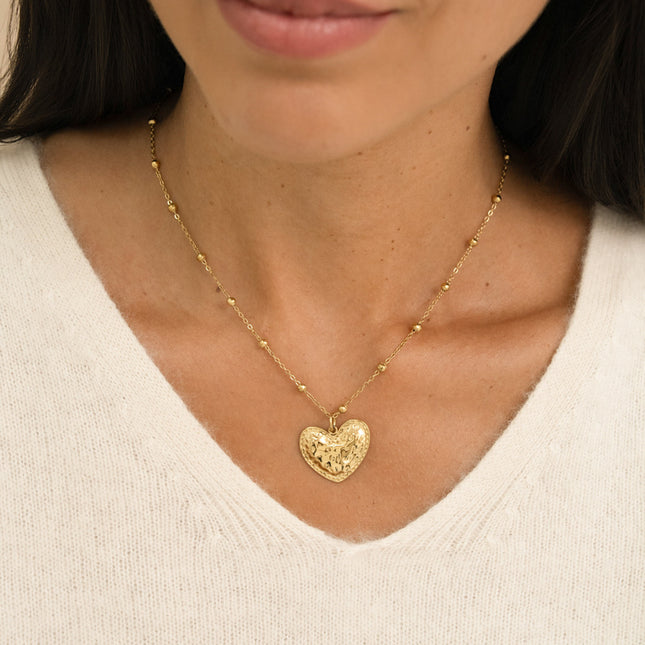Collier - chaîne avec boules et coeur texturé