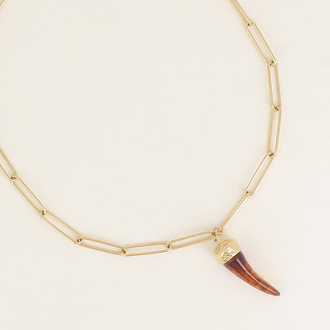 Collier - maille avec anneaux longs et ovales avec pendentif corne en résine
