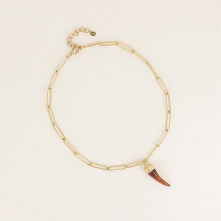 Collier - maille avec anneaux longs et ovales avec pendentif corne en résine