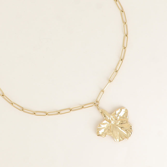 Collier - maillons ovales et pendentif feuillage