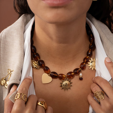 Collier sur fil Café Crème - bouche, soleil, coeur, coeur en résine et pierres naturelles