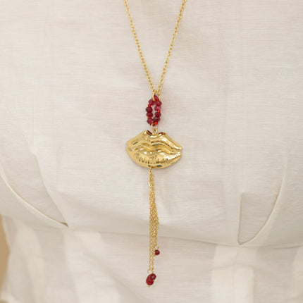 Necklace - natural stone ring and mouth-shaped pendant