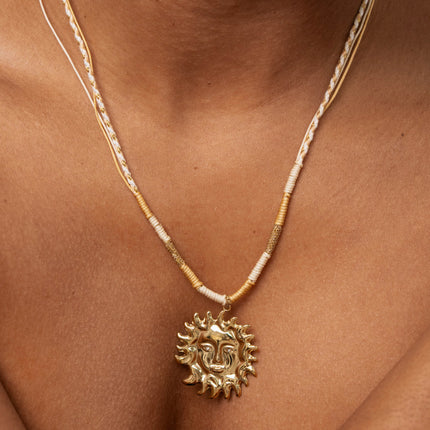 Collier - sur cordon, soleil