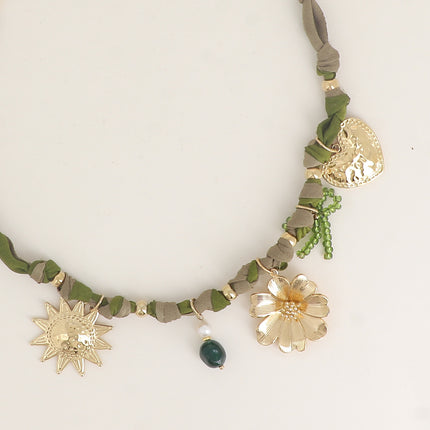 Collier - tissu ruban, soleil, fleur, coeur, noeud perlé