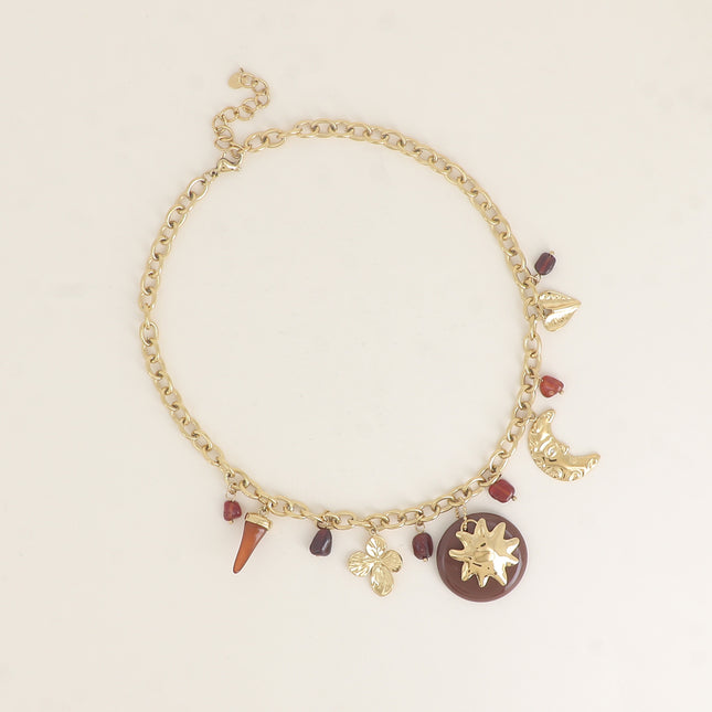 Collier - breloques (pierres naturelles, fleur trèfle, résine, croissant de lune martelé, soleil)