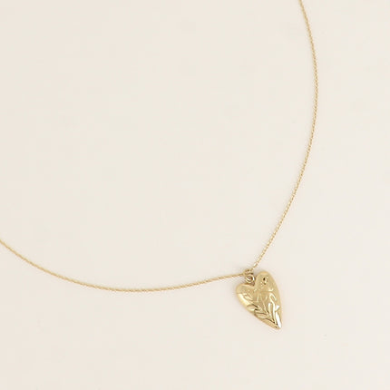 Collier - coeur avec fleurs gravées