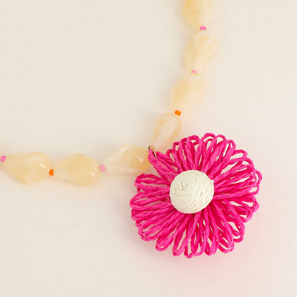 Collier - perles en résine et fleur en papier raphia