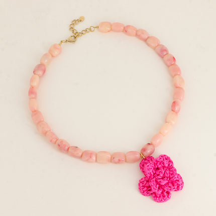 Collier - perles en résine et fleur en papier raphia