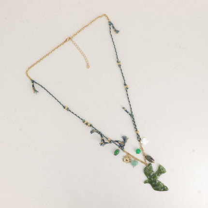 Collier - oiseau en résine, trèfle nacré, fleur, coeur, perles en céramique
