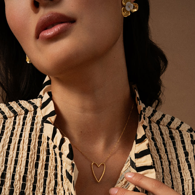 Collier Iselia - pendentif coeur ajouré martelé