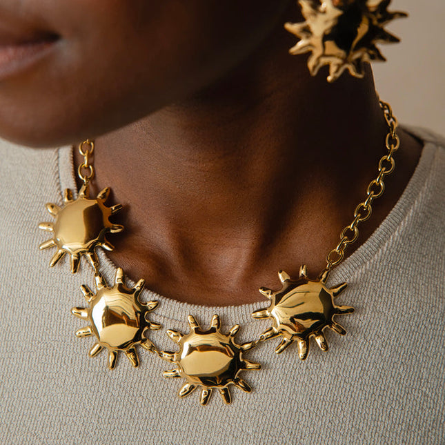 Solaris Necklace - large oval link chain, 4 sun-shaped pieces