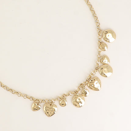 Collier - pastilles rondes martelées et coeurs