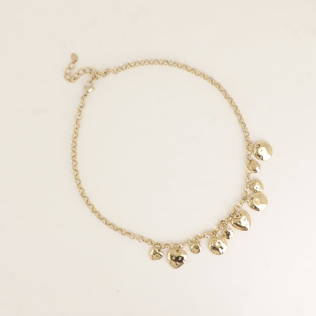 Collier - pastilles rondes martelées et coeurs