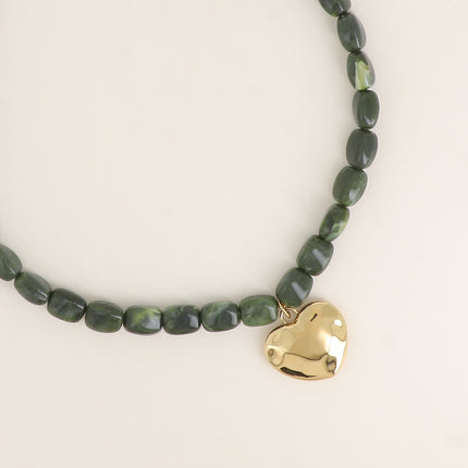 Collier - câble, perles rectangulaires en résine, coeur plat