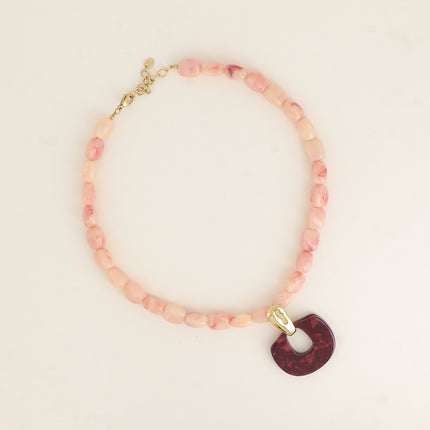 Collier - câble, perles rectangulaires en résine, barre et pendentif rectangle ajouré