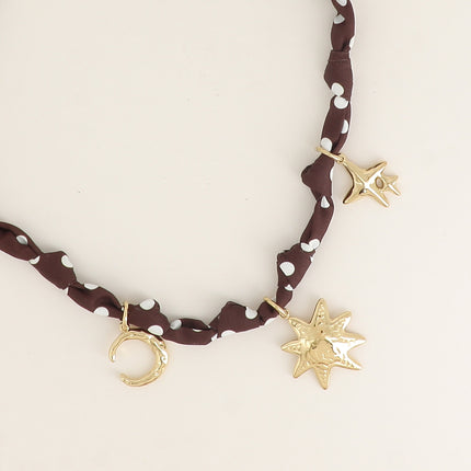 Collier - tissu ruban avec croissant de lune, soleil et étoiles