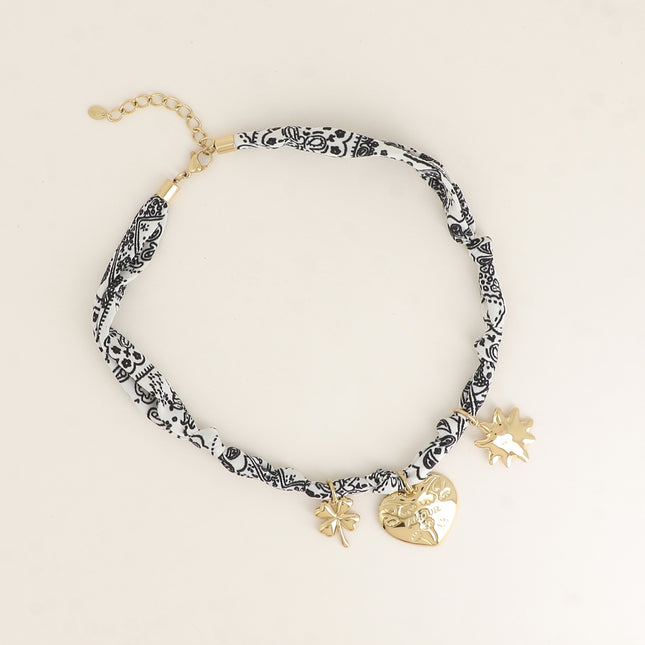 Collier - tissu ruban avec trèfle, coeur avec AMOUR et fleurs gravés, soleil