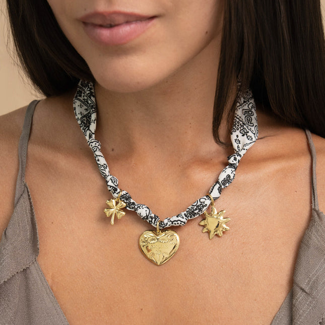 Collier - tissu ruban avec trèfle, coeur avec AMOUR et fleurs gravés, soleil