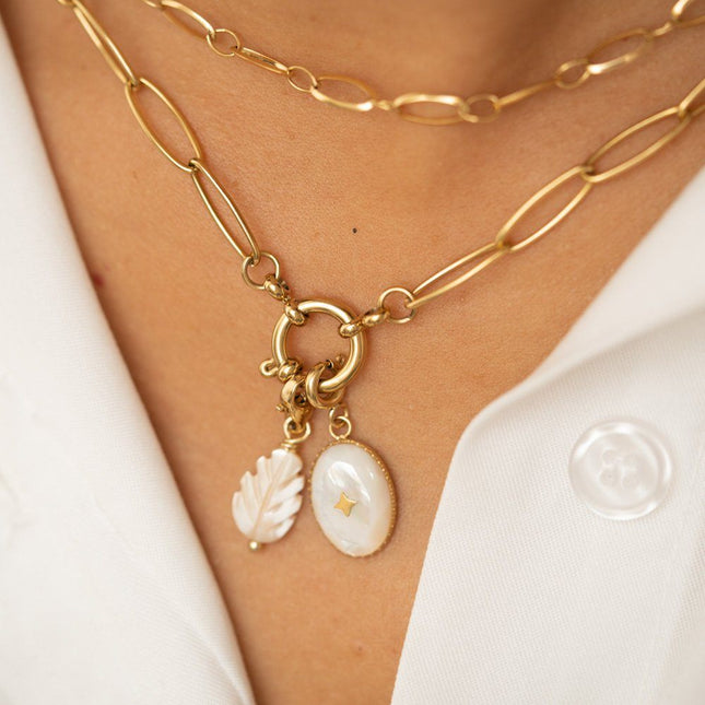 Charm Castille Petit - natural stone and star