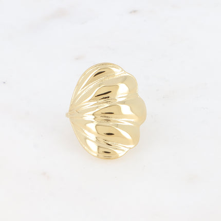 Bague - forme plate effet coquillage sur le côté
