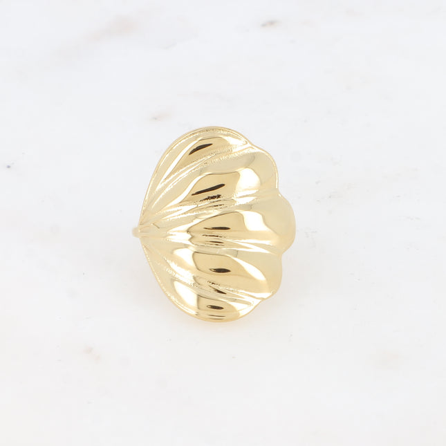 Bague - forme plate effet coquillage sur le côté