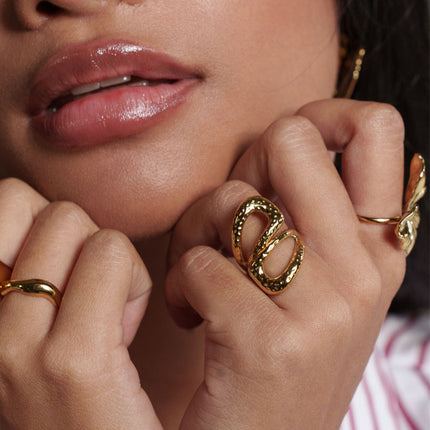 Bague ouverte Félia - formes ajourées, martelées et ajourées