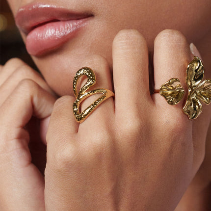 Bague ouverte Félia - formes ajourées, martelées et ajourées