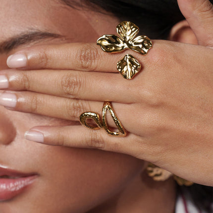 Bague ouverte Félia - formes ajourées, martelées et ajourées