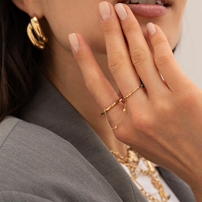 Nayara Rings - 2 thin rings, connected by a chain