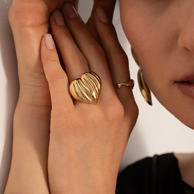 Bague Nahia - grand coeur strié 25mm