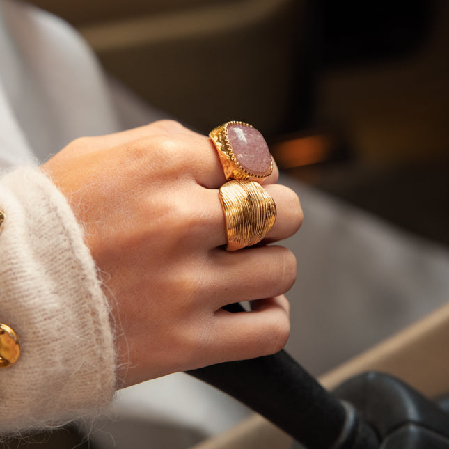 Soria Ring - ribbed design
