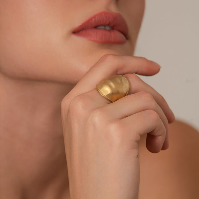 Bague Aulne - forme bombée martelée et mat