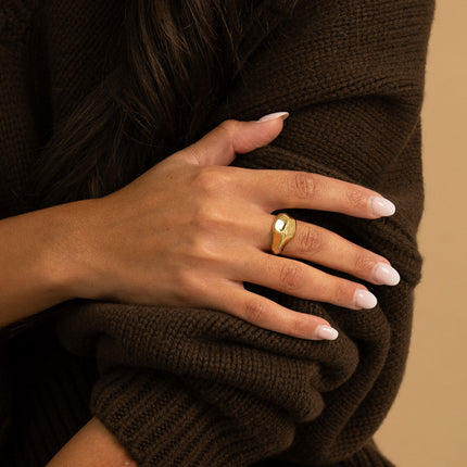 Bague - forme ondulée bombée martelée style rocher