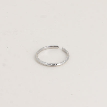 Bague fine - lignes gravées