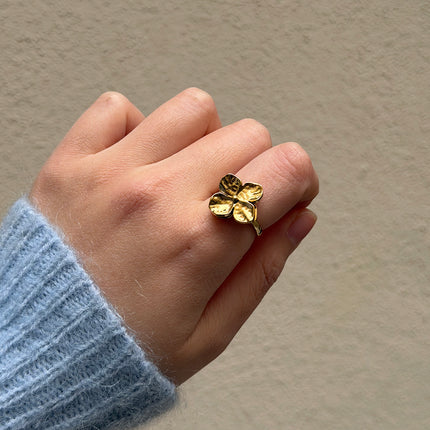 Bague rotative avec trèfle tournant