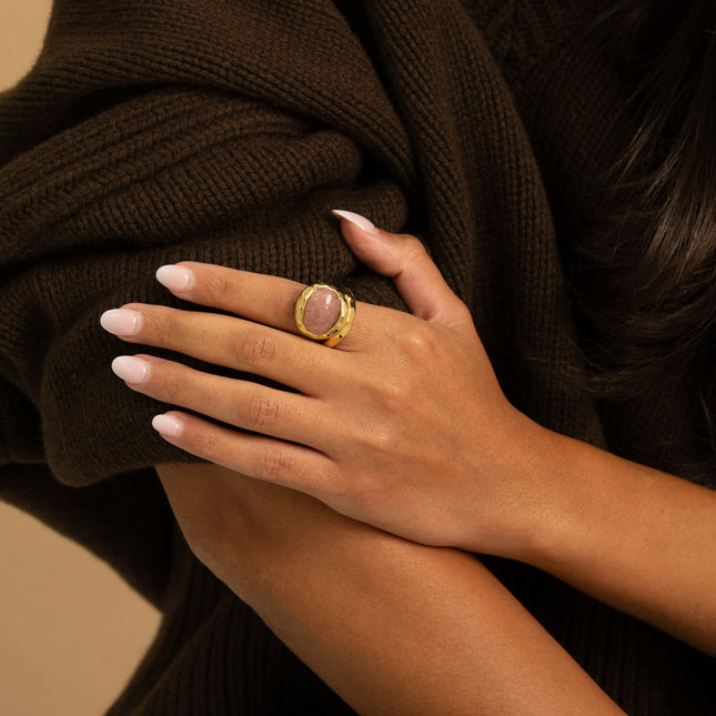Bague - pierre naturelle ovale et anneau texturé