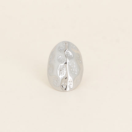 Bague - grand ovale avec texture écaille