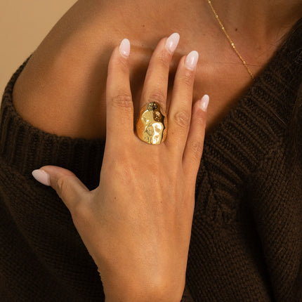 Bague - grand ovale avec texture écaille