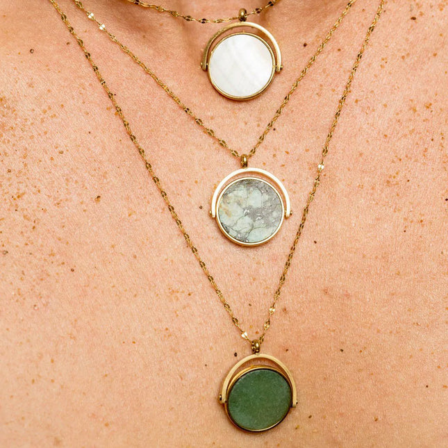 Collier Bliss - pierre naturelle et étoile gravée