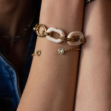 Dalino Bangle – twisted ring and Swarovski® SS29 crystals