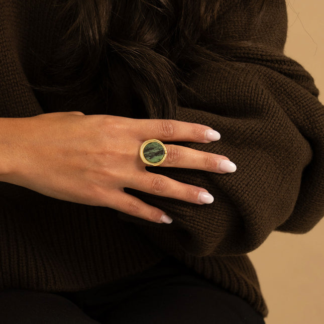 Wide ring - round natural stone