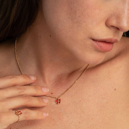 Collier Alizon - fleur aux pétales texturées et émaillées