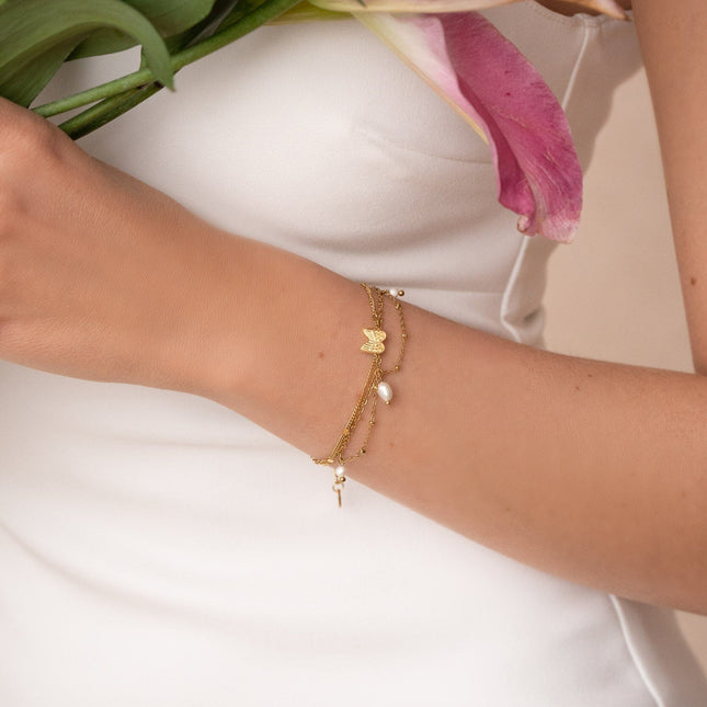 Diana Bracelet - Engraved Wings
