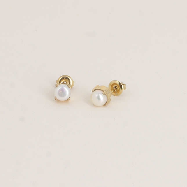 Boucles puces - perle de résine blanche