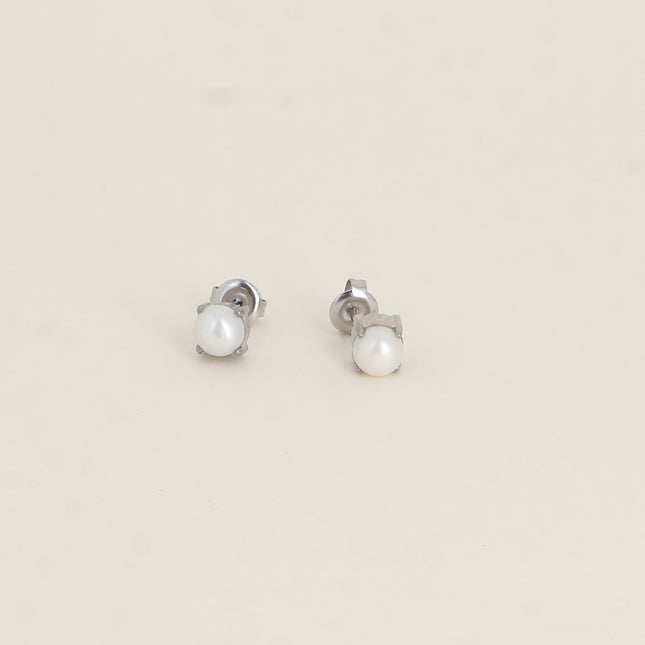 Boucles puces - perle de résine blanche