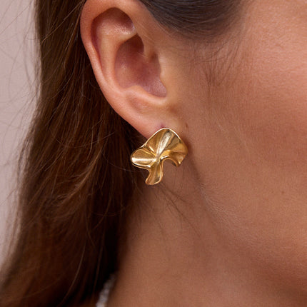 Stud earrings - textured, crinkled shape