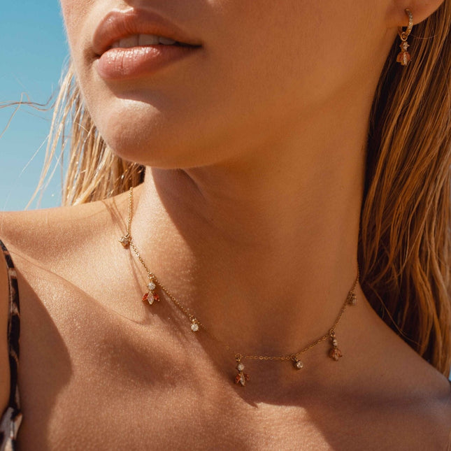 Collier Katarina - petites breloques en motif feuillage en oxydes de zirconium