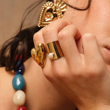 Bague large Auréa - lisse avec petite perle d'eau douce