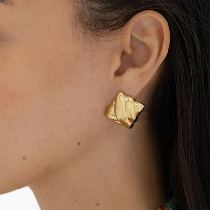 Boucles puces - carré bombé avec effet tressé